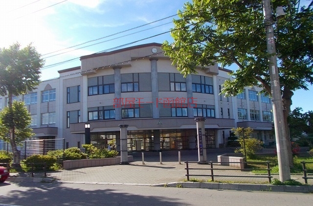 中学校　函館市立深堀中学校（中学校）まで450m