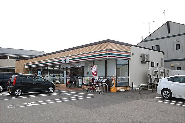 コンビニ　セブンイレブン秋田保戸野桜町店（コンビニ）まで700m