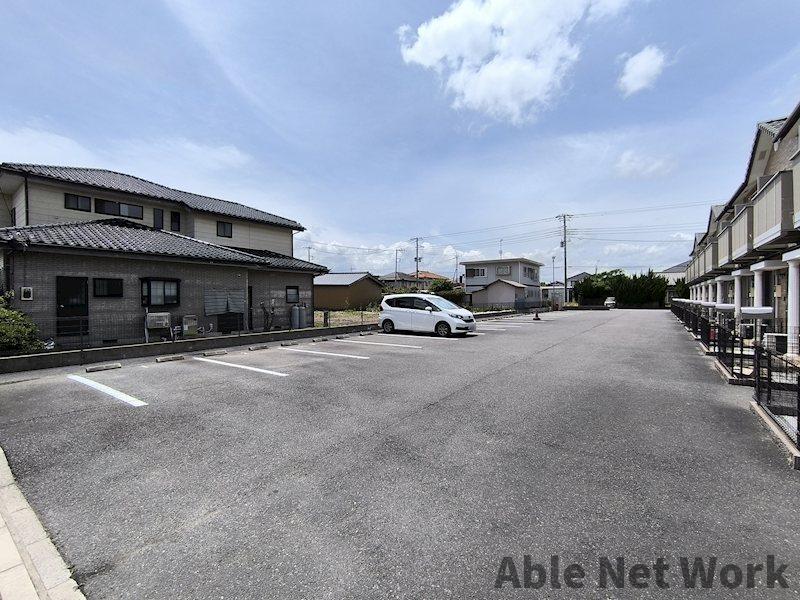 駐車場　駐車場