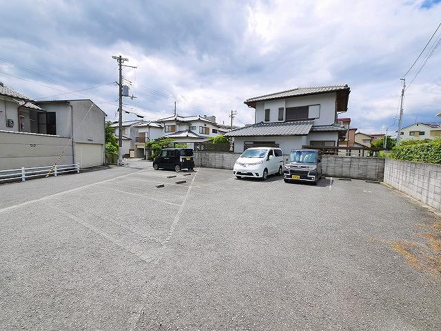 駐車場　駐車スペースもあります