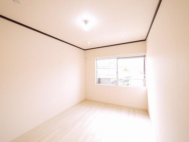 その他部屋・スペース　使い勝手のいい寝室です