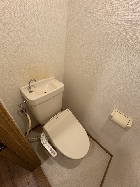 トイレ　別部屋参考写真です