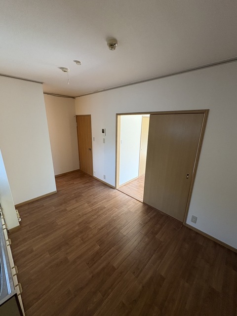 居室・リビング　別部屋参考写真です