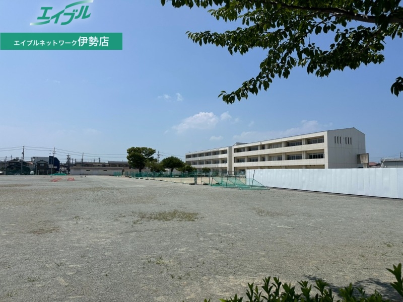 中学校　伊勢市立厚生中学校（中学校）まで1400m