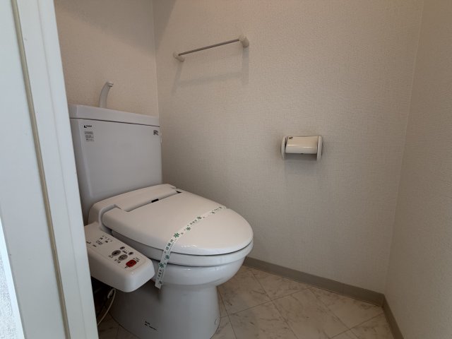 コスモリード谷町六丁目のトイレ写真
