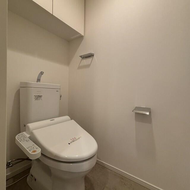 トイレ　※写真は同タイプ住戸です。