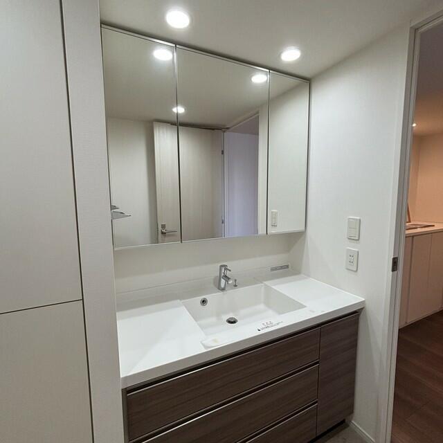 洗面設備　※写真は同タイプ住戸です。