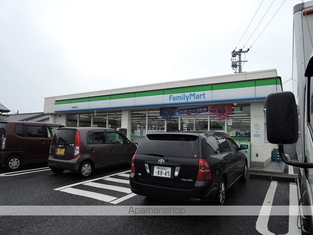 コンビニ　ファミリーマート吉野菖蒲谷店（コンビニ）まで667m