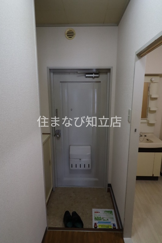 玄関　同型別部屋写真