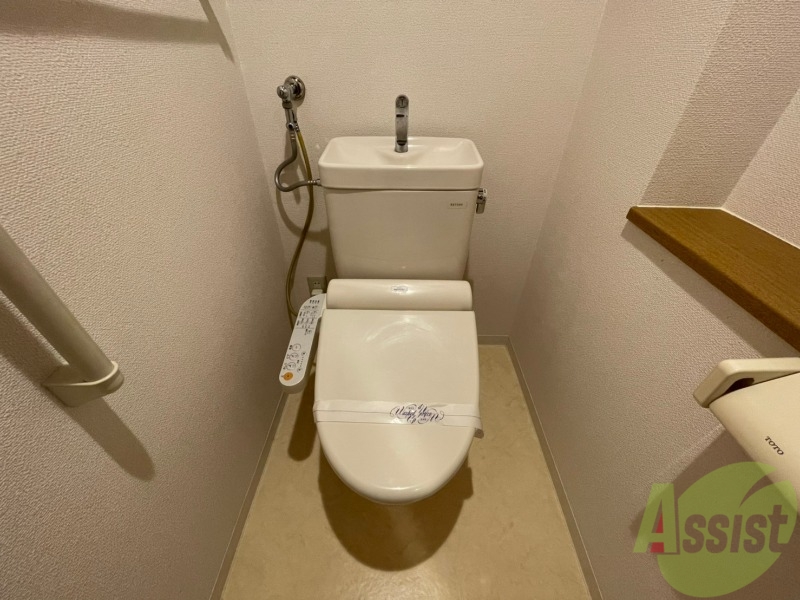 トイレ　こちらはトイレです。清潔感があり、安心して使用できます。
