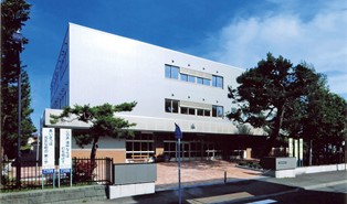 中学校　札幌市立東白石中学校（中学校）まで241m