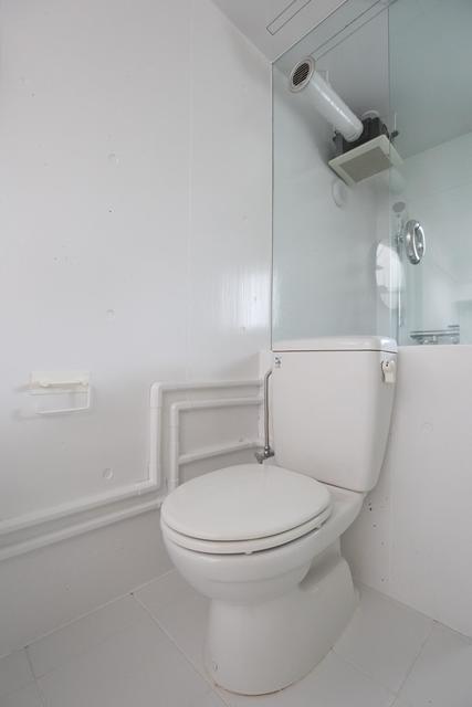 トイレ　※写真は同タイプ住戸です。