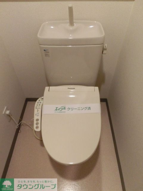 トイレ　ウォシュレット機能付です