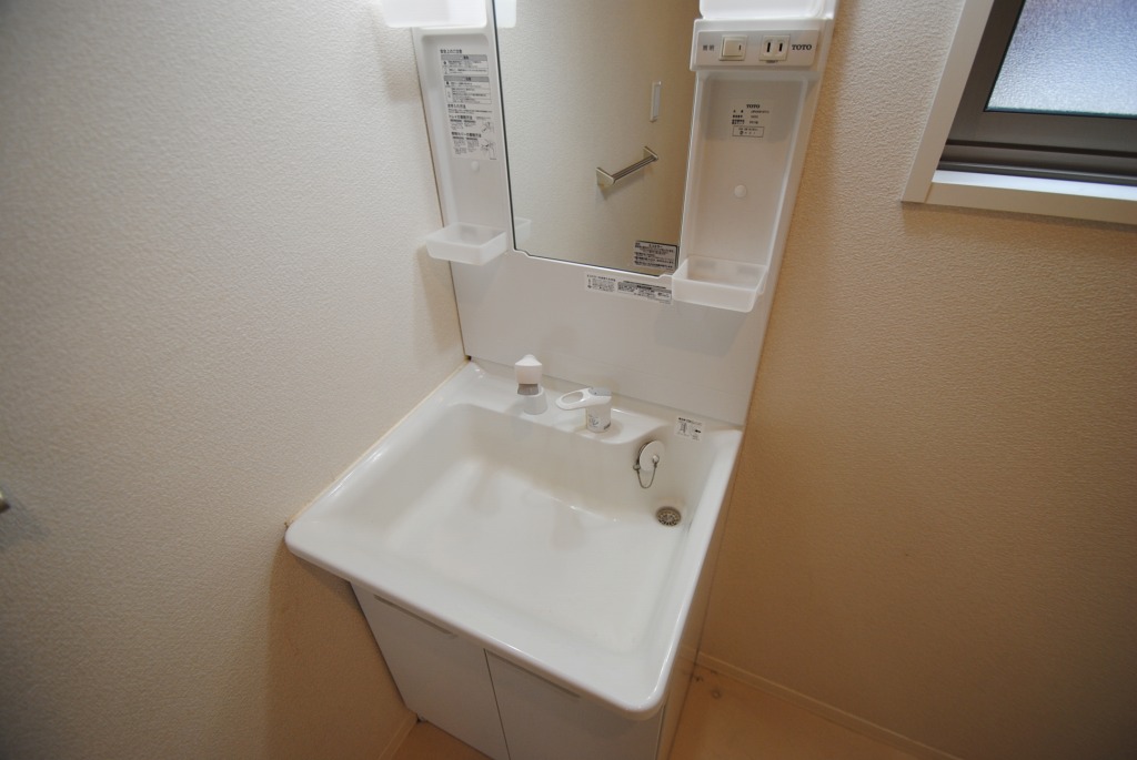 洗面設備　※同建物別室の参考写真です