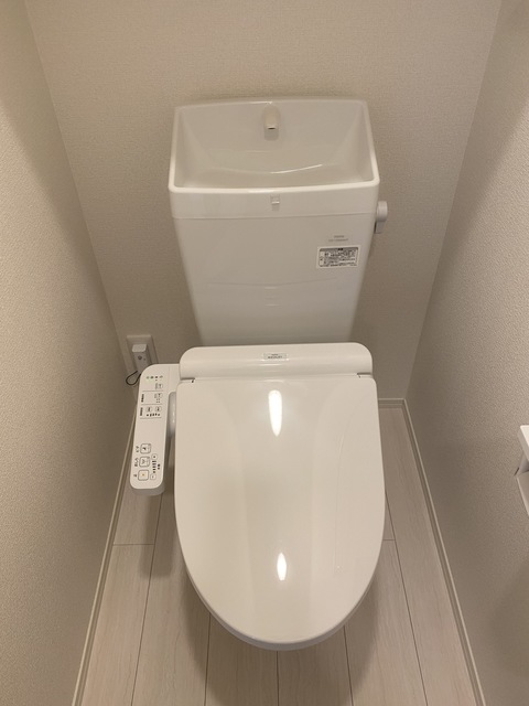 トイレ　シャワートイレ完備