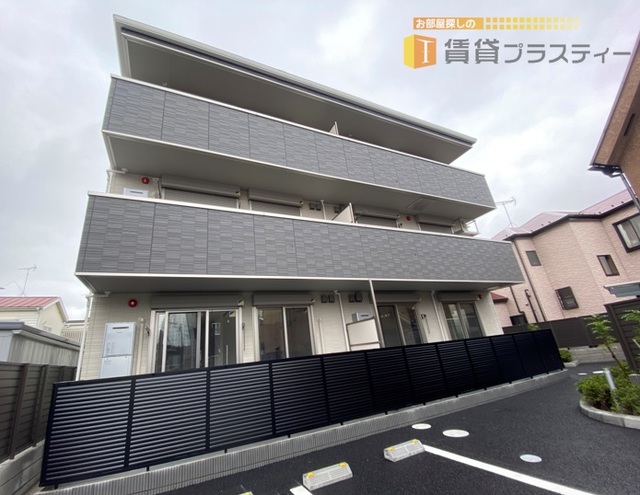 建物外観　稲荷木の地にＤ－ｒｏｏｍ。オートロックでお出迎え