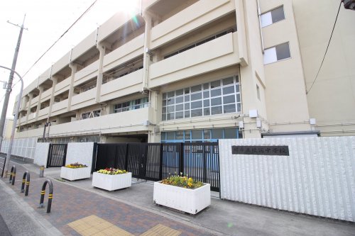 中学校　堺市立陵西中学校（中学校）まで619m