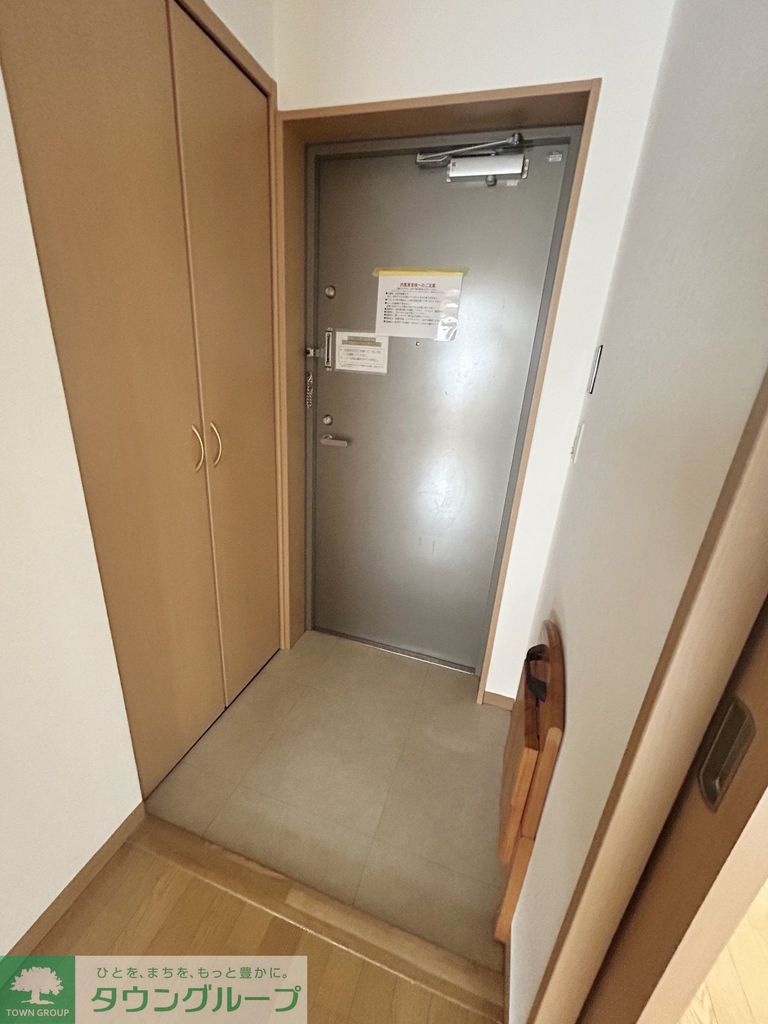 玄関　同物件別部屋写真