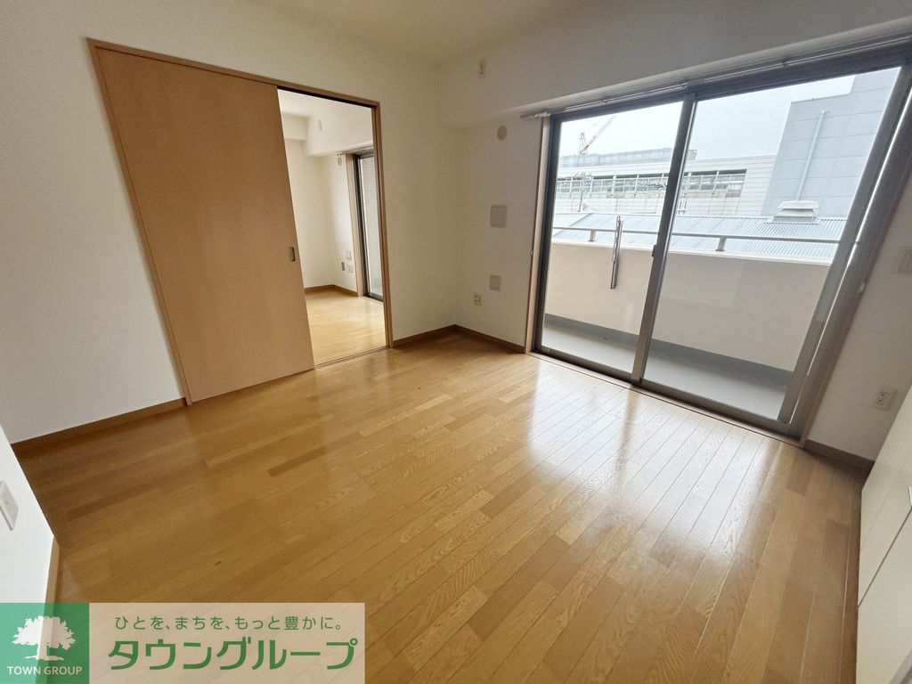 居室・リビング　同物件別部屋写真