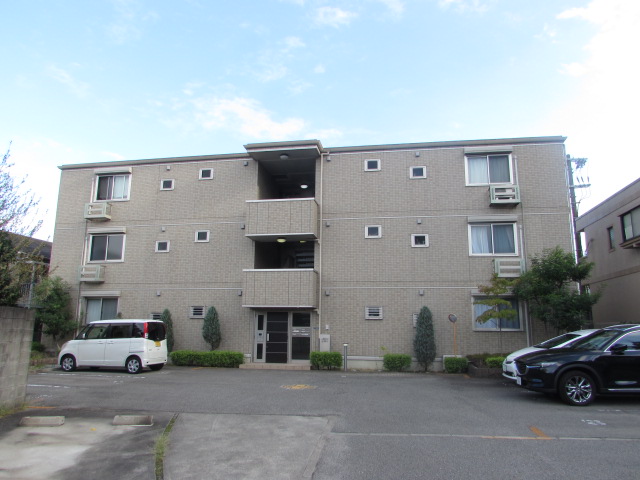 建物外観　落ち着いた雰囲気の外観です