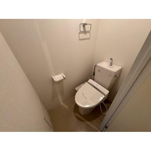トイレ　※同仕様写真