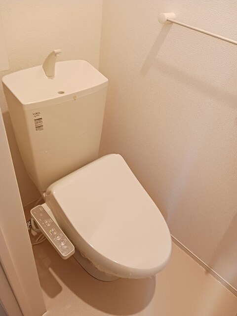 ＪＲ赤穂線 西大寺駅 徒歩25分 3階建 築10年のトイレ写真