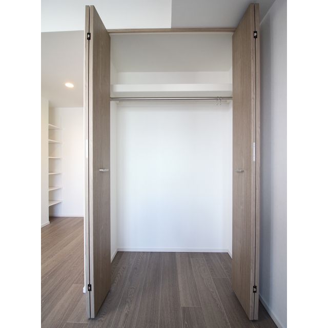 収納　■モニタ付インターホン■ディンプルキー■2重鍵■ダウンライト