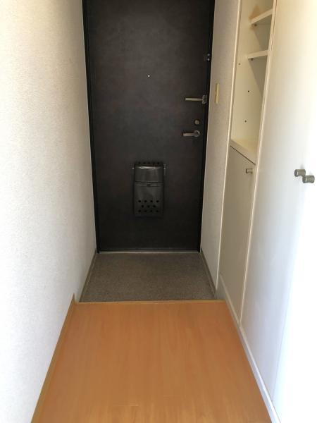 玄関　玄関に収納とシューズボックスあり（前回募集時）