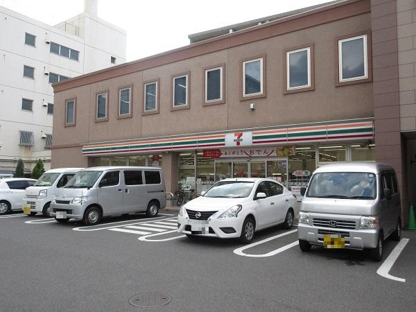 コンビニ　セブンイレブン千葉新田町店（コンビニ）まで230m