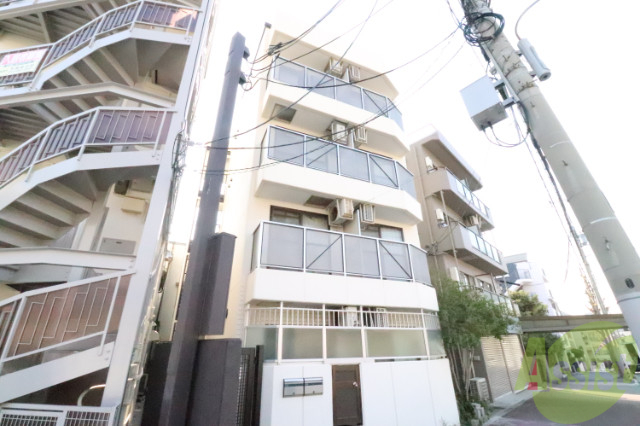 エントランス　マンション入り口です。