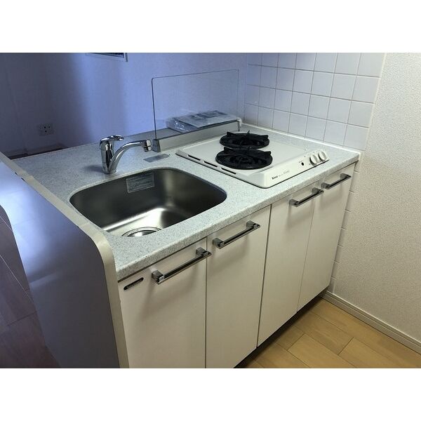 キッチン　※写真は同じマンションの違う部屋のものになります。