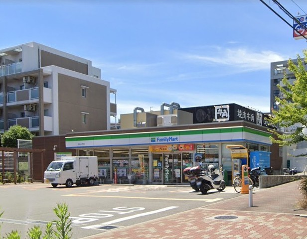 コンビニ　ファミリーマート　吹田上山手町（コンビニ）まで520m