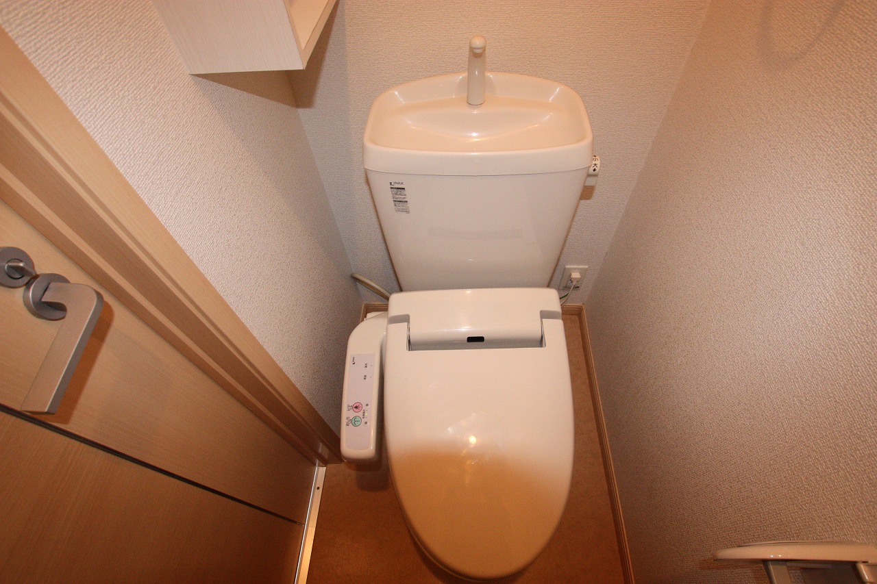 ＪＲ山陽本線 大門駅 徒歩55分 2階建 築18年のトイレ写真