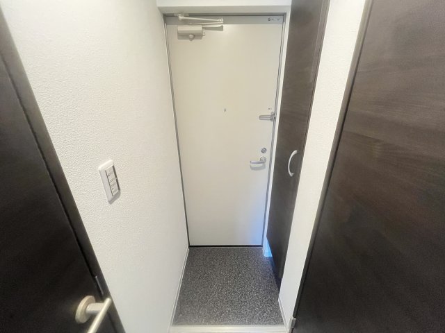 ジーメゾン東本町エルカーサの玄関写真