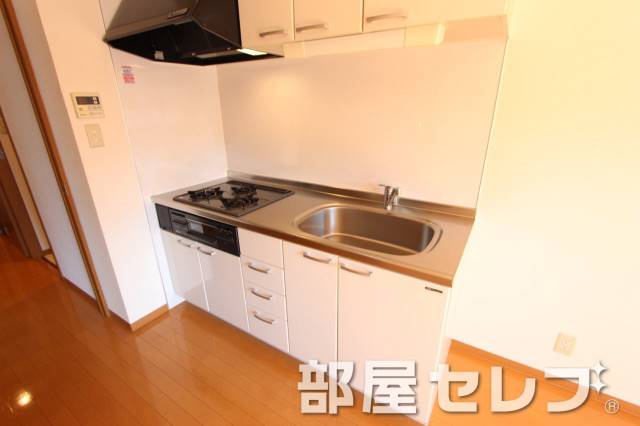 キッチン　３口コンロがあったら、困らないですね。