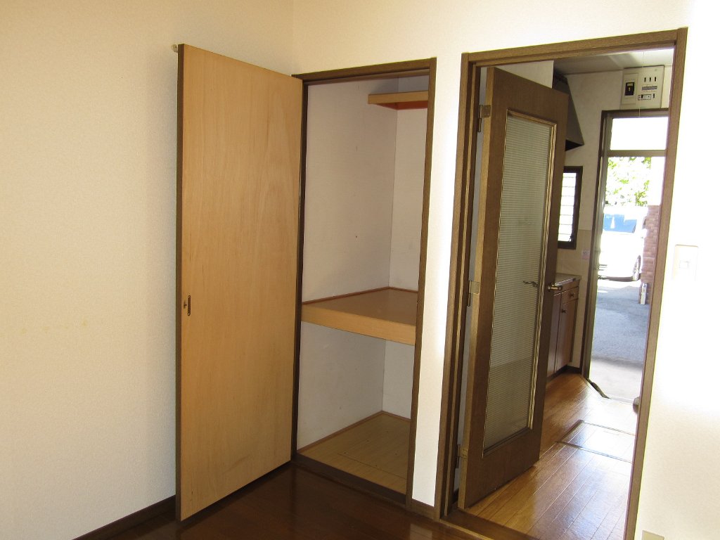 収納　エクセル榊原