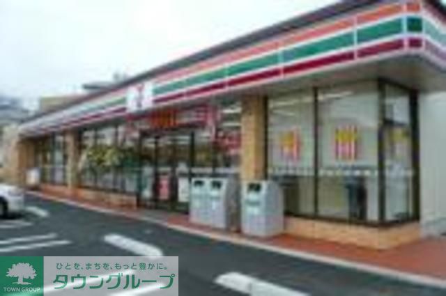 コンビニ　セブンイレブン（コンビニ）まで580m