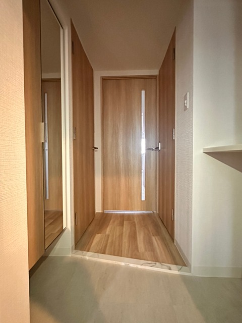 玄関　※別号室の参考写真、現況優先※