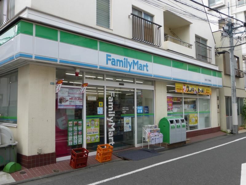 コンビニ　ファミリーマート佐野久下目黒店（コンビニ）まで140m