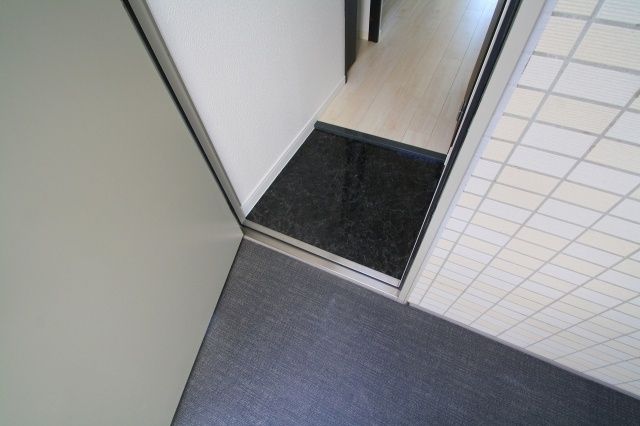 フォレストガーデン成育2の玄関写真