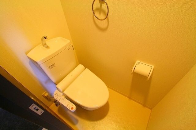 フォレストガーデン成育2のトイレ写真