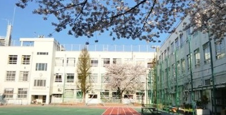 小学校　新宿区立江戸川小学校（小学校）まで114m