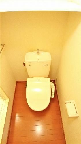 レオパレスエクレールのトイレ写真