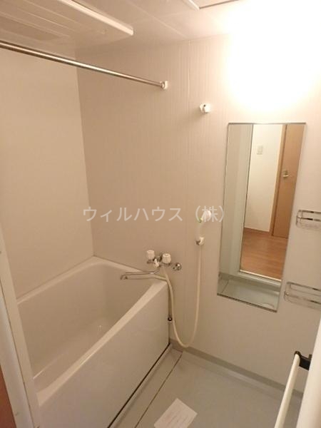 バス・シャワールーム　浴室乾燥機付き！