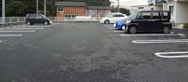 駐車場　駐車場
