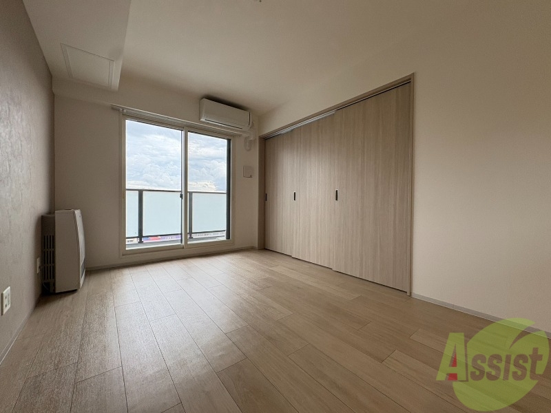 居室・リビング　広くてキレイなお部屋が広がっていて、充実した生活が送れそう。
