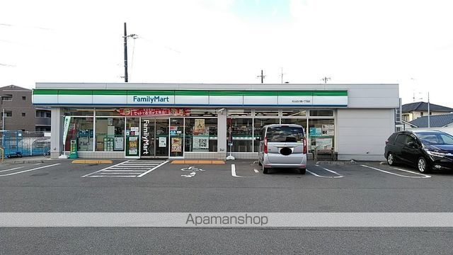 コンビニ　ファミリーマート（コンビニ）まで447m