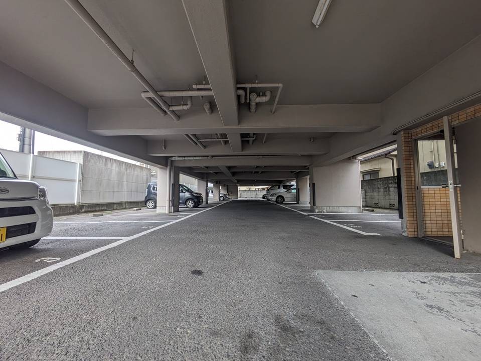 駐車場　駐車場