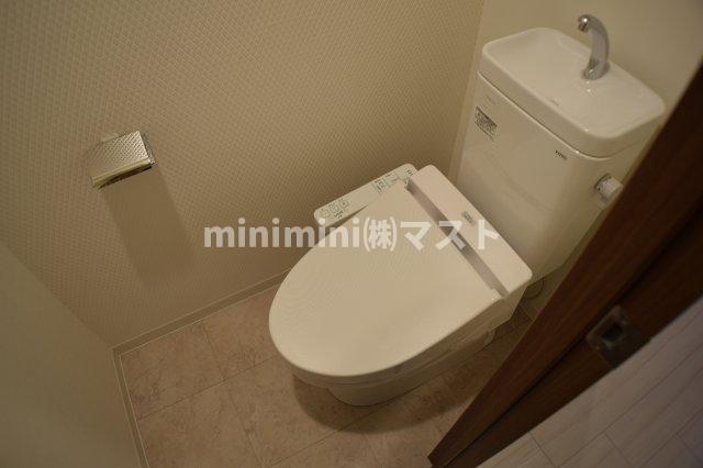 HRフロントリーガル難波WESTのトイレ写真