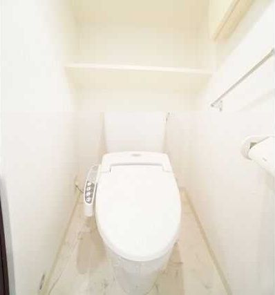 ドゥーエ江坂3のトイレ写真